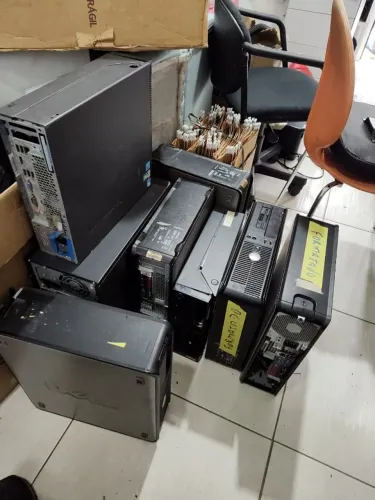 Lote de Computadores para Recondicionar ou Retirada de Peças - 8 Unidades