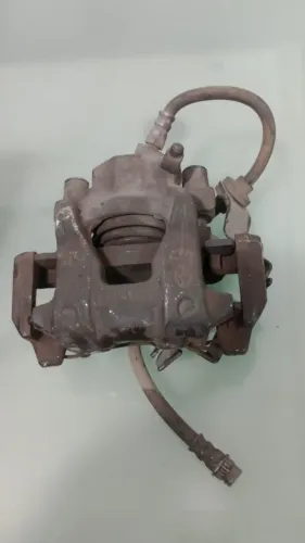PINÇA DE FREIO DIANTEIRA ESQUERDA RENAULT LOGAN SANDERO 2015 1,0 3 CILINDROS 