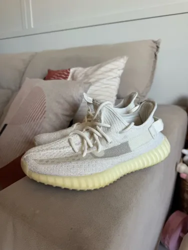 Tenis Adidas Yeezy Branco
