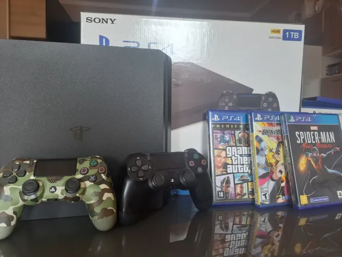 Ps4 1 Tb 2 controles e 4 jogos