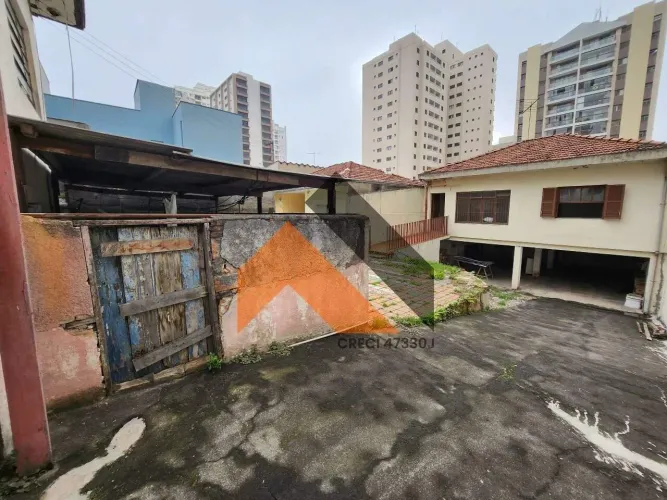 Casa térrea para locação com 2 quartos e 20 vagas - fácil acesso à Avenida Goiás - Bairro