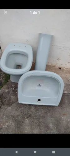 Conjunto de vaso sanitário e pia 120