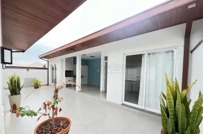 CASA TÉRREA À VENDA E LOCAÇÃO NO URBANOVA
