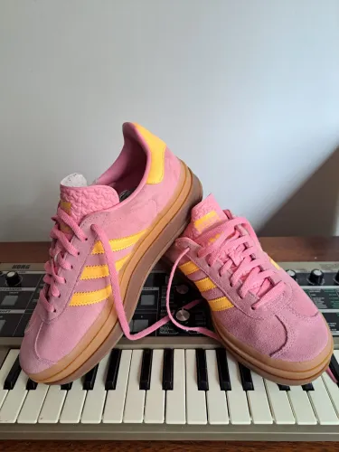 Tênis Adidas Gazelle Bold Rosa e Amarelo 37