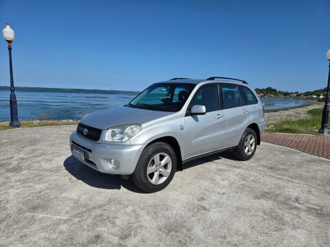 Toyota RAV4 2.0 4X4 16V Aut. 2004