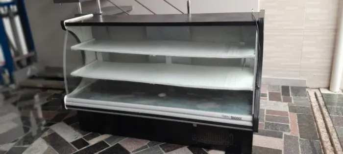 Balcão Refrigerado 2 Placa Fria 175cm Vidro Curvo Gelopar 127v