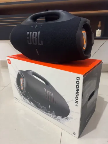 JBL boombox 4