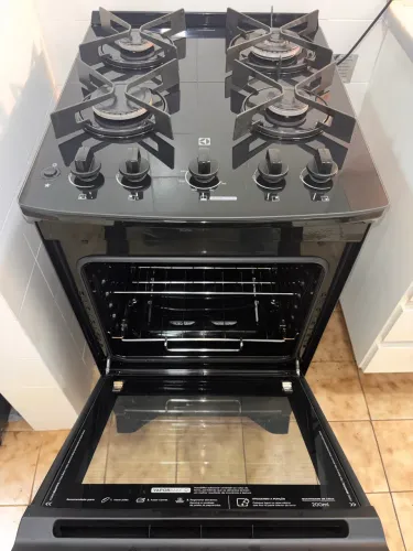 Forno quase novo em venda