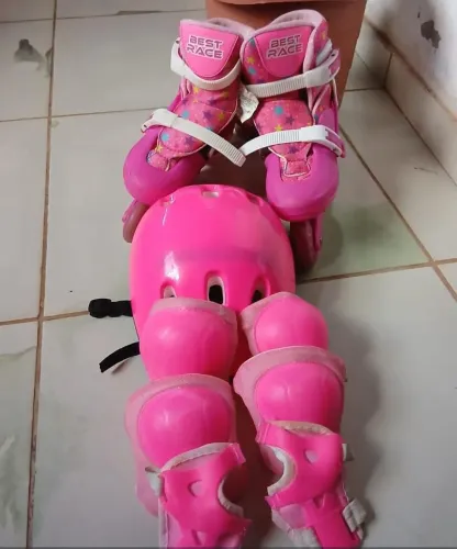 Patins infantil feminino seminovo Pontuação 32 ao 35