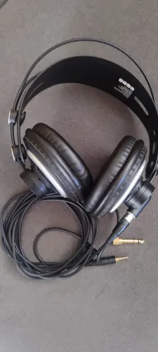 fones de ouvido tipo studio alemães