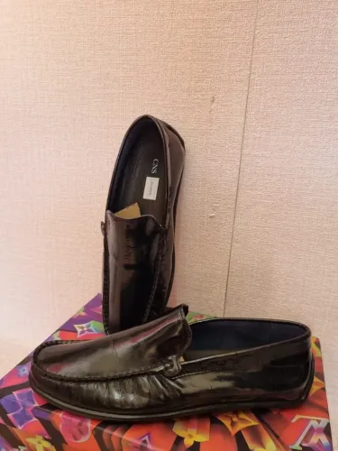 SAPATO MOCASSIM EM VERNIZ PRETO CNS