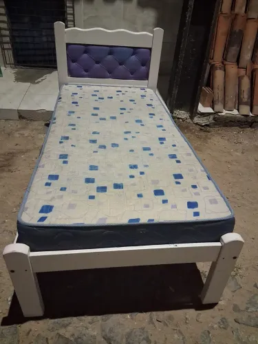 Cama de solteiro c/ Colchão 