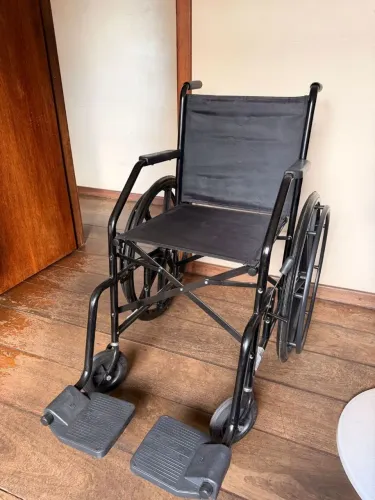 Cadeira de rodas CDS nunca usada