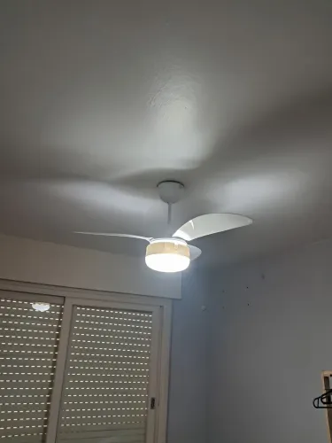 2 ventiladores de teto por 200,00