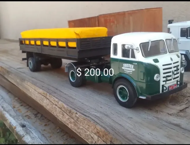 Miniaturas disponíveis preço nas fotos
