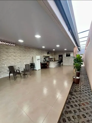 VENDO CASA NA SACRAMENTA 