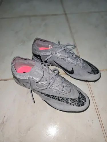 Chuteira nike air zoom usada poucas vezes