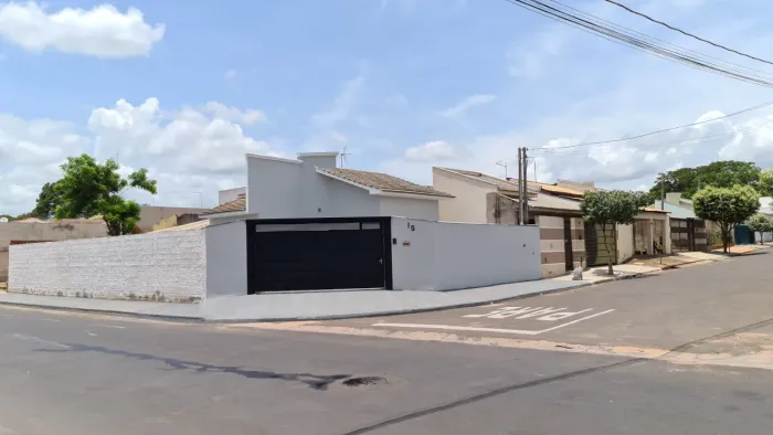 Dracena-SP, Casa de Esquina no Bairro Parque São Carlos, próximo a ABD, Estuda Troca