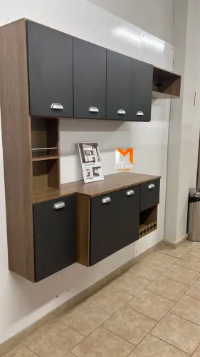 Cozinha Suspensa Mila Poliman com balcão, 07 Portas e 01 gaveta - Entrega Imediata;