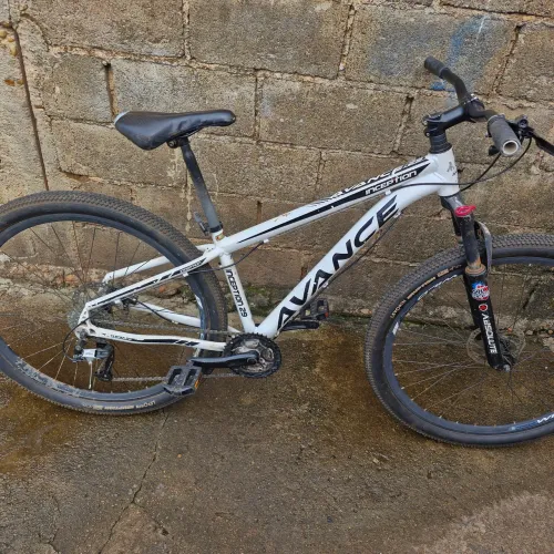 Vendo 400 reais bicicleta aro 29 ou faço rolo