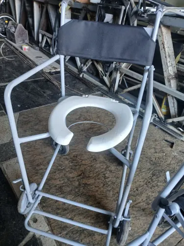 Cadeira higiênica