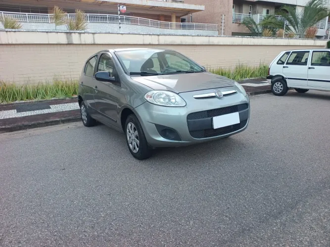Fiat Palio Attractive 1.0 EVO Fire Flex 8V 5P 2013