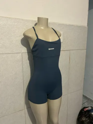 Roupa academia tudo por 120,00 