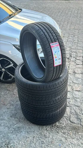 Pneus Novos 225/35R20 Dynamo