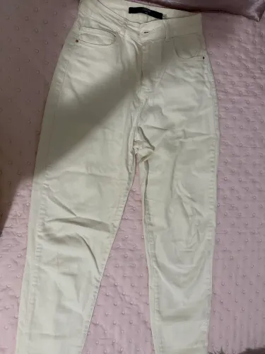 Vendo calça off-white, tamanho 36 da marca Youcom, pouco usada 
