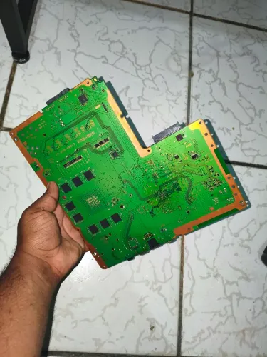 Placa mãe de ps4 com defeito