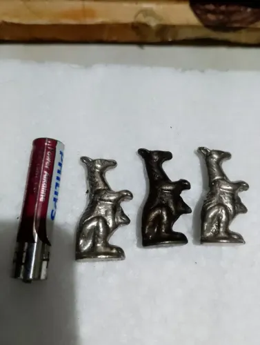 Cangurus colecionais de metal 