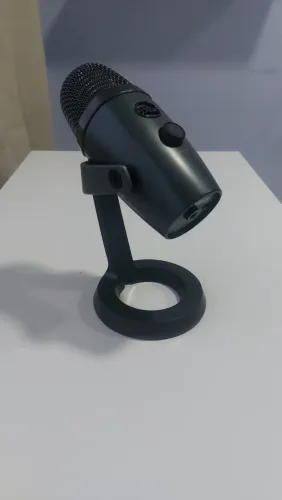Microfone de mesa Blue Yeti Nano