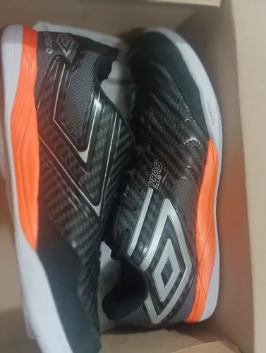 Chuteira umbro pro 5 club carbo 