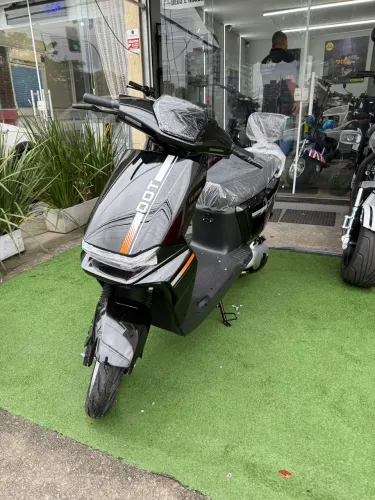 Scooter Elétrica Dot preta 1000w