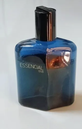 Perfume Essencial Oud 100 ml , versão Antiga