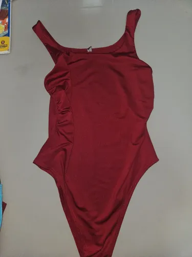 Body vermelho