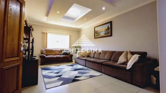 Casa com 5 dormitórios, sendo 1 suíte à venda, 308 m² por R$ 1.000.000 - Vila Vendramini -