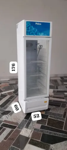 Locação de expositor de bebidas, cervejeiras, freezer, mesa de aço. fritadeiras.