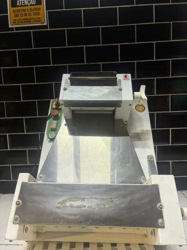 Abridor de Massa de Pizza Profissional Semi Novo em Ótimo Estado