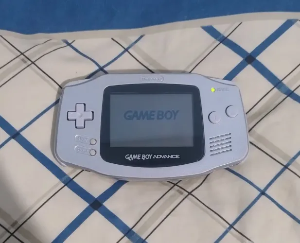 Nintendo Game Boy Advance Platinum