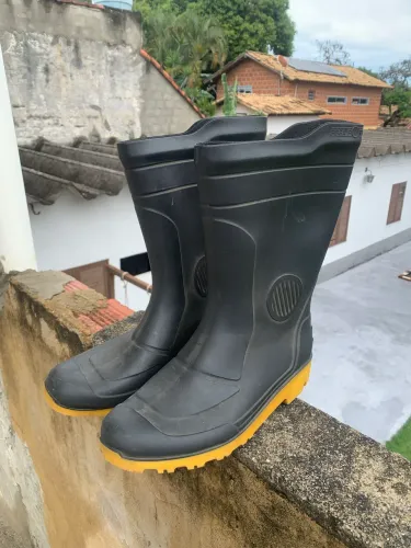 Bota tamanho 42
