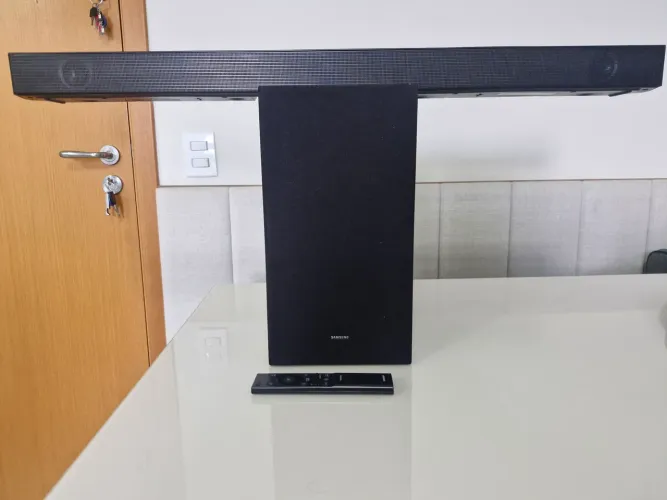 Soundbar Samsung HW-B555 - usado
