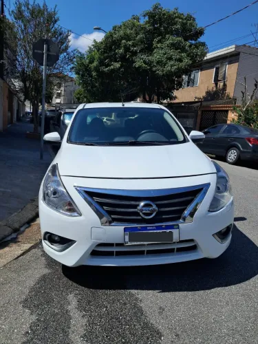 Nissan Versa SL 1.6 16V Flexstart 4P Aut. 2017