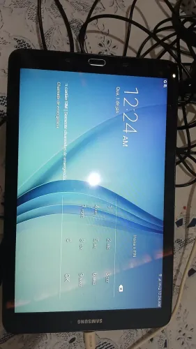 ?Título: Tablet Samsung Compacto - Ideal para Leitura, Jogos Leves e Kids