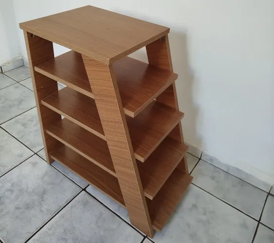 Estante Semi Nova em MDF 70x34: Retirar no Aero Rancho!