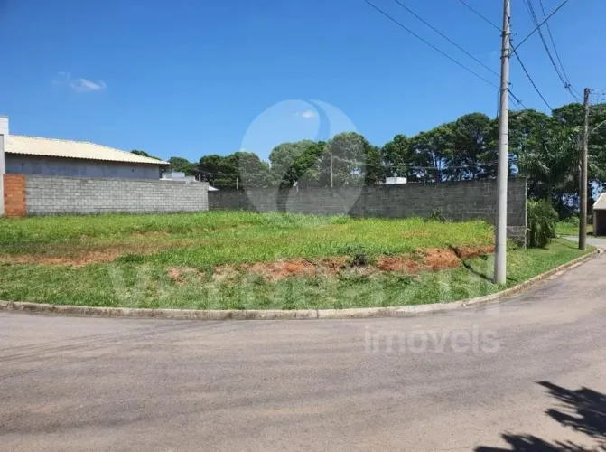 Terreno de esquina com 254m² no Condomínio Oknawa em Hortolândia-SP.