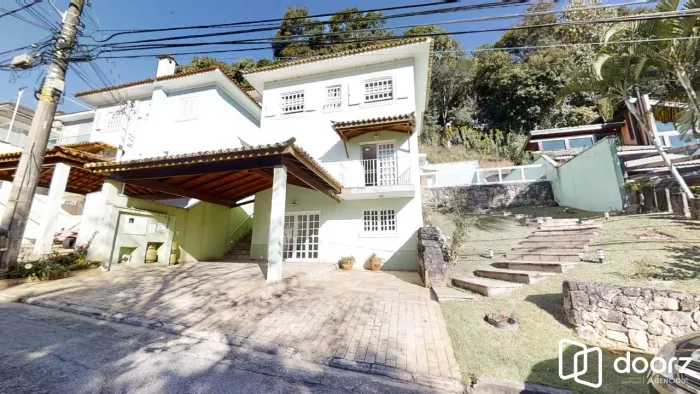 Apartamento em Vila Santos com 176 m² , 4 quarto(s) , 1 suíte(s) , 3 vaga(s).