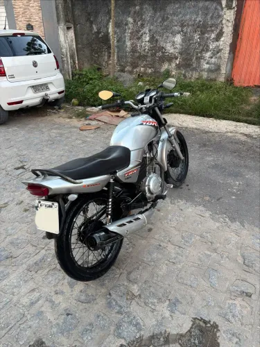 Moto bem conservado