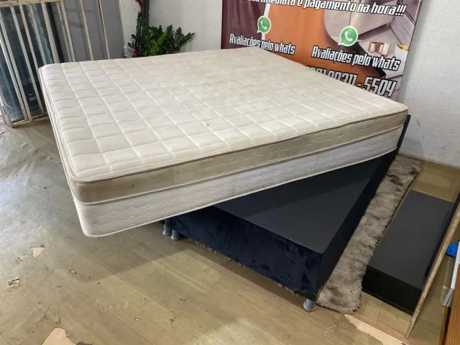 Cama box casal King Size bem conservada ((ENTREGO GRATIS))