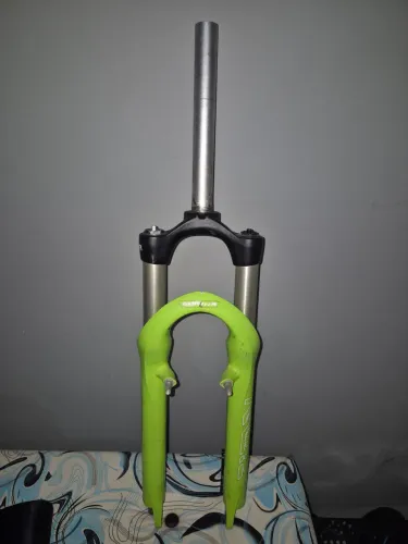Suspensão 26 Rst Titan RI Ar Dh 130mm Canela 32 Verde<br><br>Disc